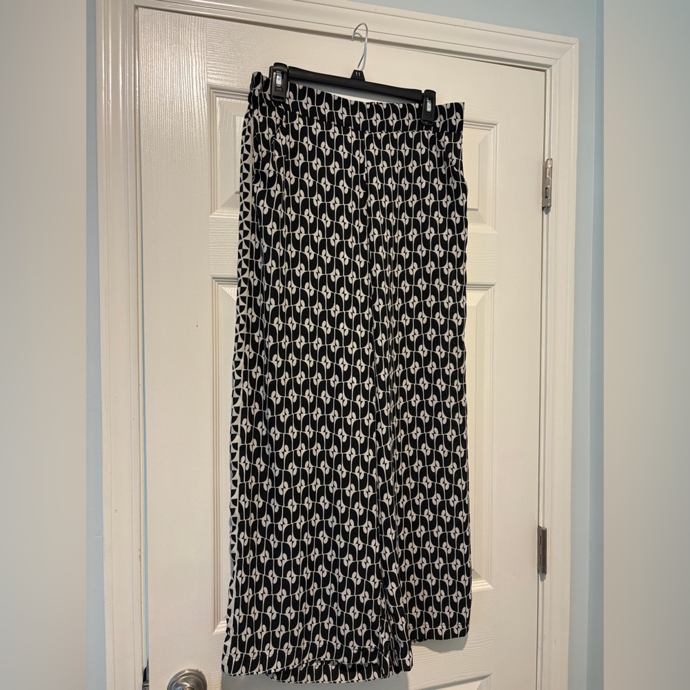 NWT Flowy Pants